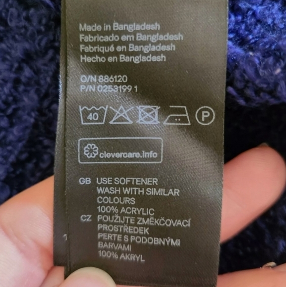 3 for $15 Divided H&M Deep Royal Blue Fuzzy Sweater Size Medium - Picture 5 of 5